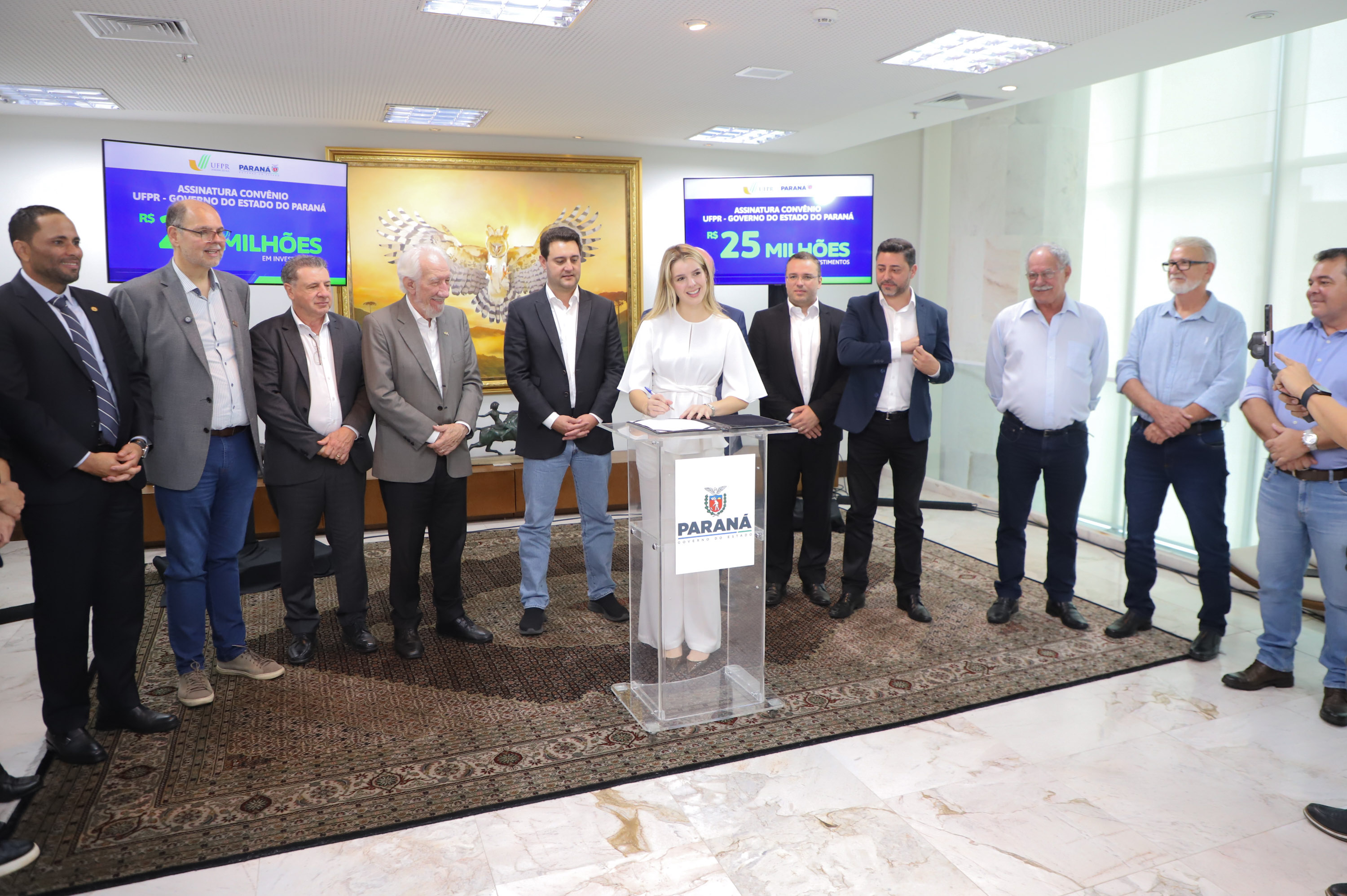 O governador Carlos Massa Ratinho Junior assinou nesta segunda-feira (02) o convênio entre o Governo do Estado e a Universidade Federal do Paraná (UFPR) para construção da sede própria da instituição em Jandaia do Sul, no Vale do Ivaí.
