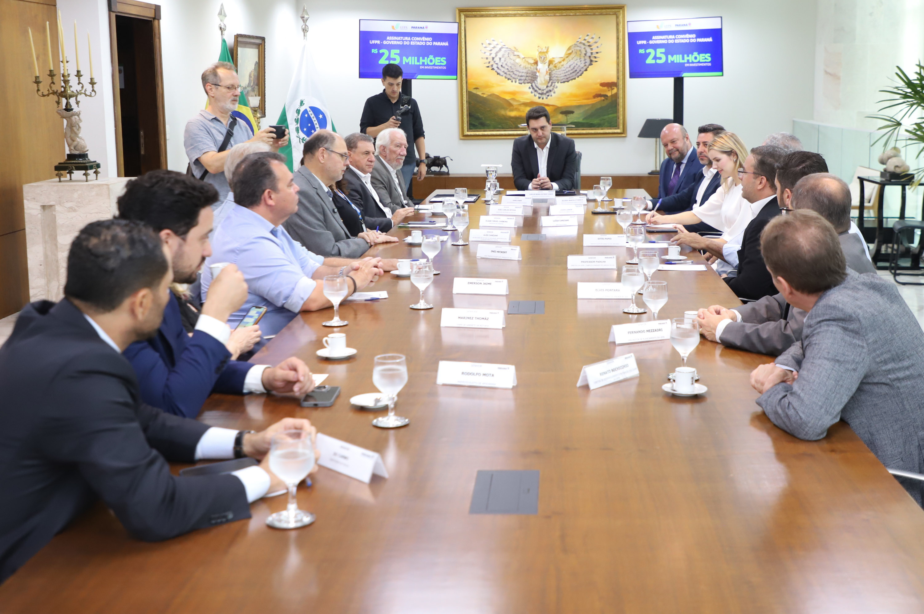 O governador Carlos Massa Ratinho Junior assinou nesta segunda-feira (02) o convênio entre o Governo do Estado e a Universidade Federal do Paraná (UFPR) para construção da sede própria da instituição em Jandaia do Sul, no Vale do Ivaí.