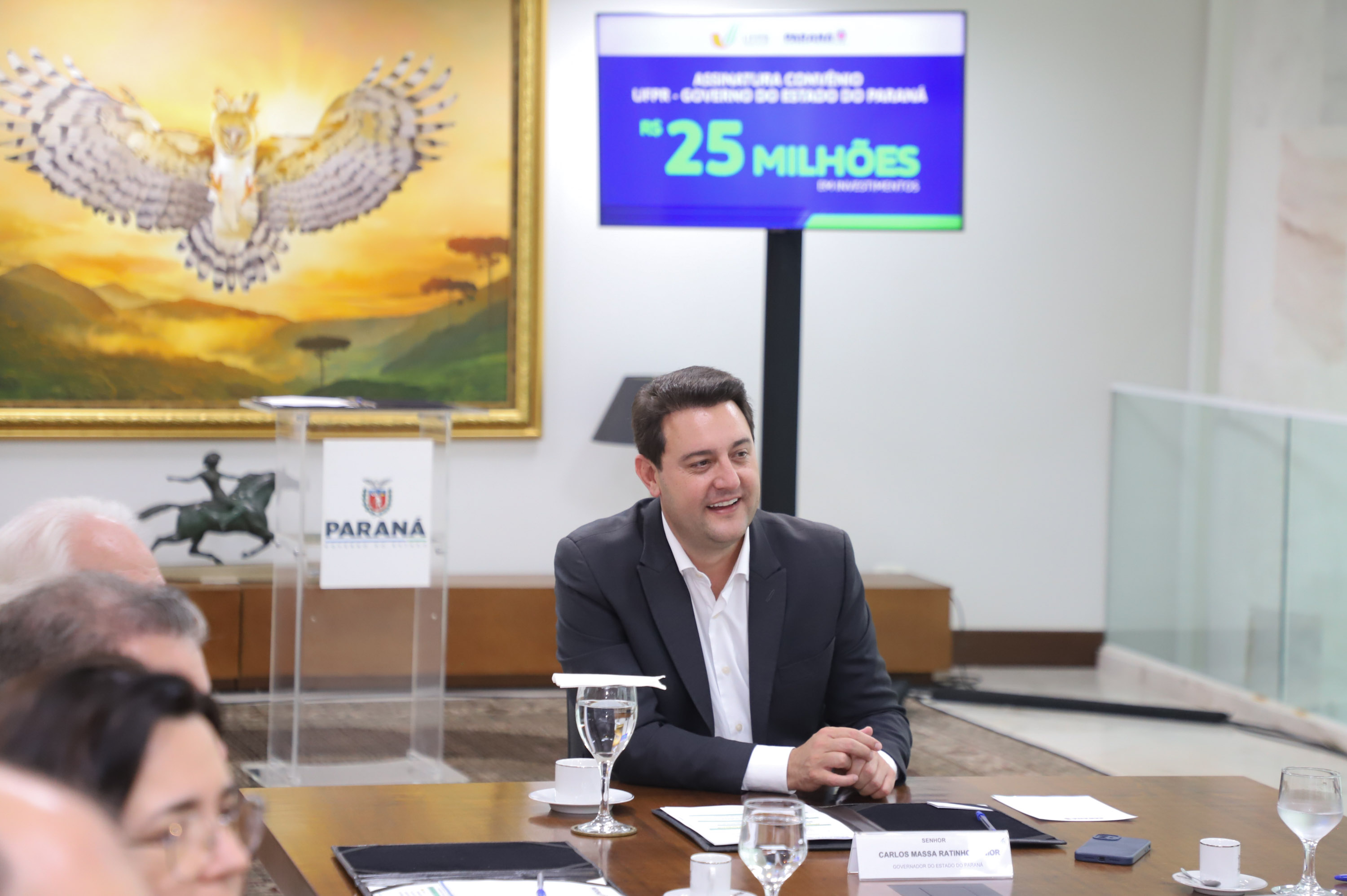 O governador Carlos Massa Ratinho Junior assinou nesta segunda-feira (02) o convênio entre o Governo do Estado e a Universidade Federal do Paraná (UFPR) para construção da sede própria da instituição em Jandaia do Sul, no Vale do Ivaí.