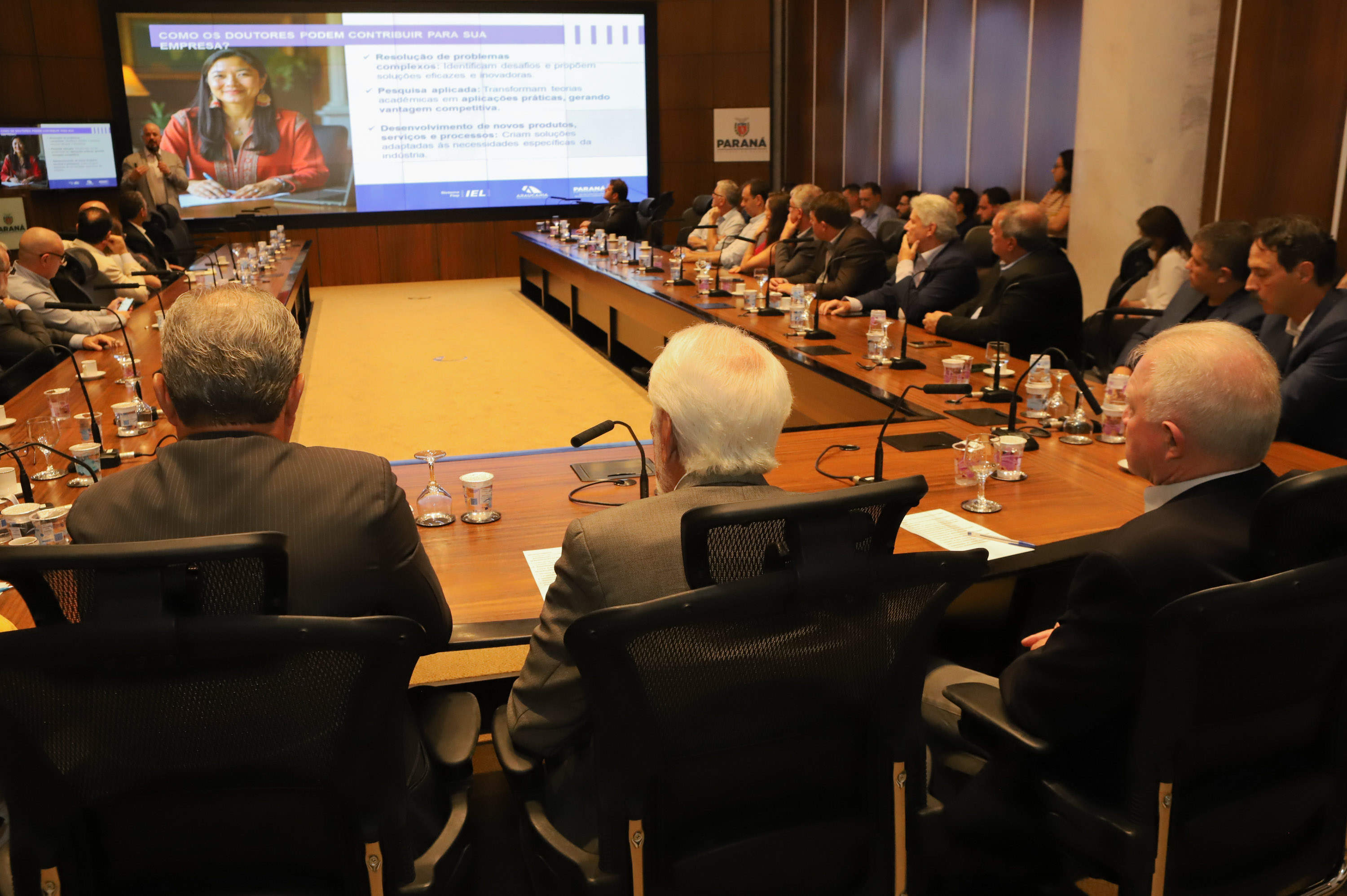 Estado concederá 100 bolsas de R$ 5 mil para doutores inovarem em empresas paranaenses