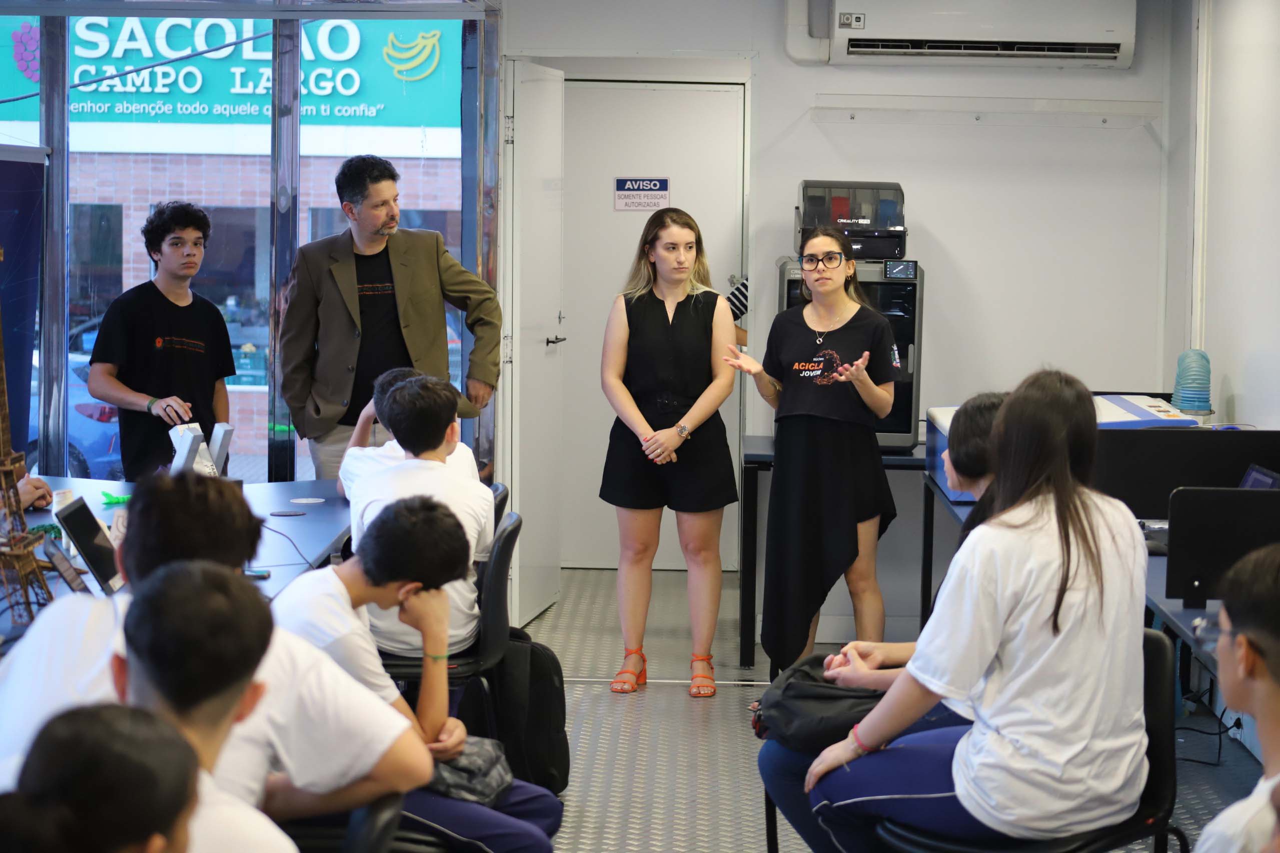 Carreta da Inovação leva ações e serviços gratuitos a Rio Negro e Umuarama