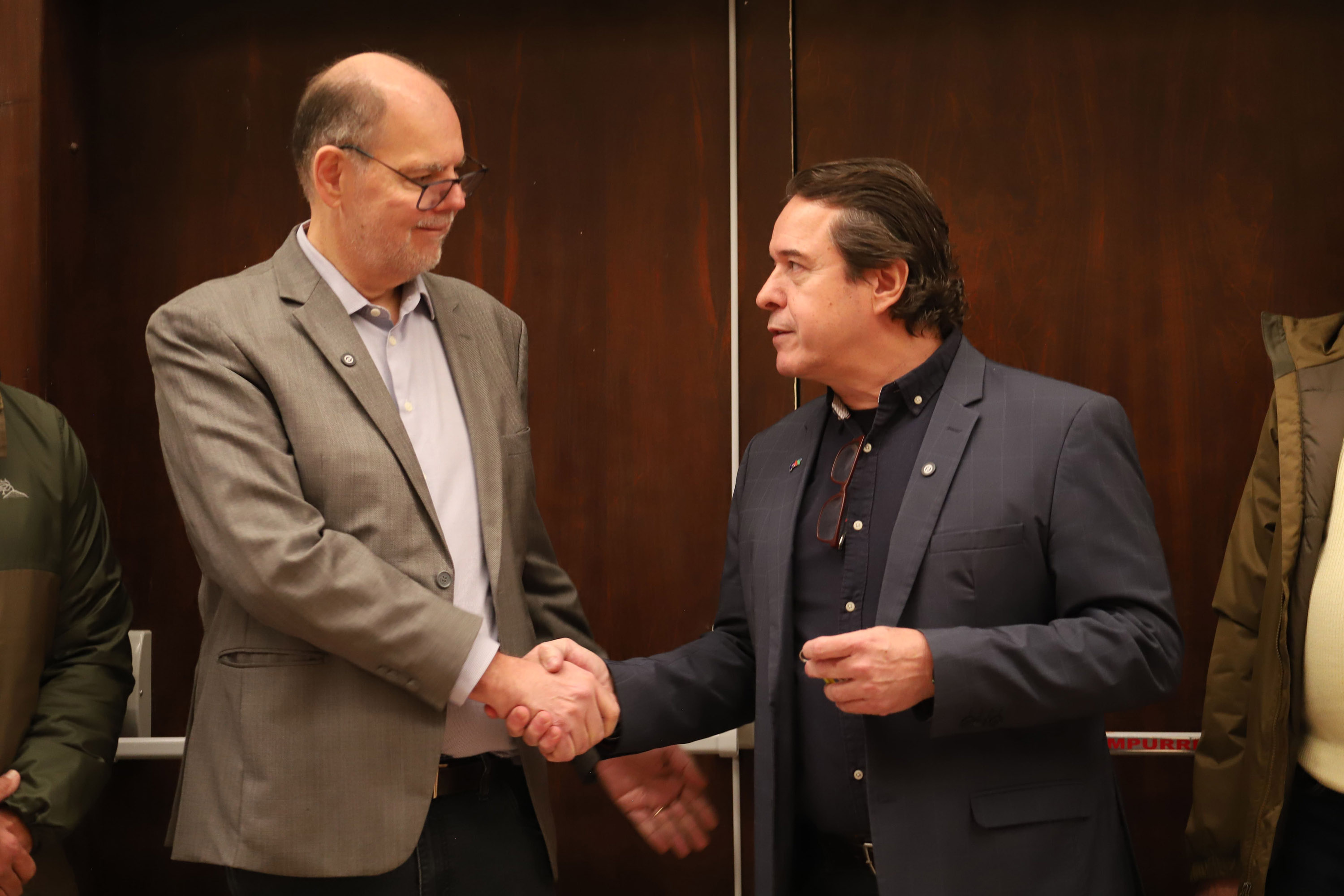 Estado faz entrega simbólica de chaves à entidade que assume a gestão do Hub GovTechs