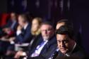 O governador Carlos Massa Ratinho Junior durante reunião com representantes do governo de Alberta, no Canadá.