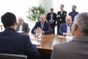 O governador Carlos Massa Ratinho Junior recepcionou nesta segunda-feira (19), no Palácio Iguaçu, uma comitiva do Centro de Desenvolvimento de Computação Avançada (C-DAC), instituição indiana que é referência em pesquisa e desenvolvimento de alta tecnologia. Foto: Geraldo Bubniak/AEN