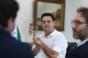 O Governo do Paraná e o Google Cloud Learning firmaram uma parceria para a concessão de licenças de cursos que qualifiquem alunos da rede estadual de escolas profissionalizantes. A autorização para a parceria foi assinada nesta quarta-feira (16) pelo governador Carlos Massa Ratinho Junior e tem como objetivo capacitar os estudantes para novas tecnologias.
