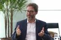 O Governo do Paraná e o Google Cloud Learning firmaram uma parceria para a concessão de licenças de cursos que qualifiquem alunos da rede estadual de escolas profissionalizantes. A autorização para a parceria foi assinada nesta quarta-feira (16) pelo governador Carlos Massa Ratinho Junior e tem como objetivo capacitar os estudantes para novas tecnologias.