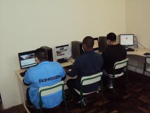 Estado planeja implantação de novos cursos de tecnologia no sistema prisional