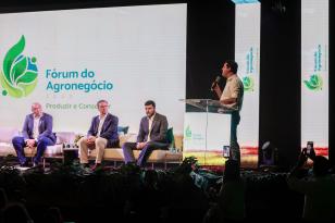 Governador Carlos Massa Ratinho Junior participa da abertura do 4° Fórum do Agronegócio, em Londrina, que discute a inovação e a sustentabilidade no meio rural. Foto: Gabriel Rosa/AEN