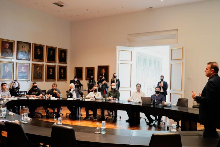 Autoridades reunidas