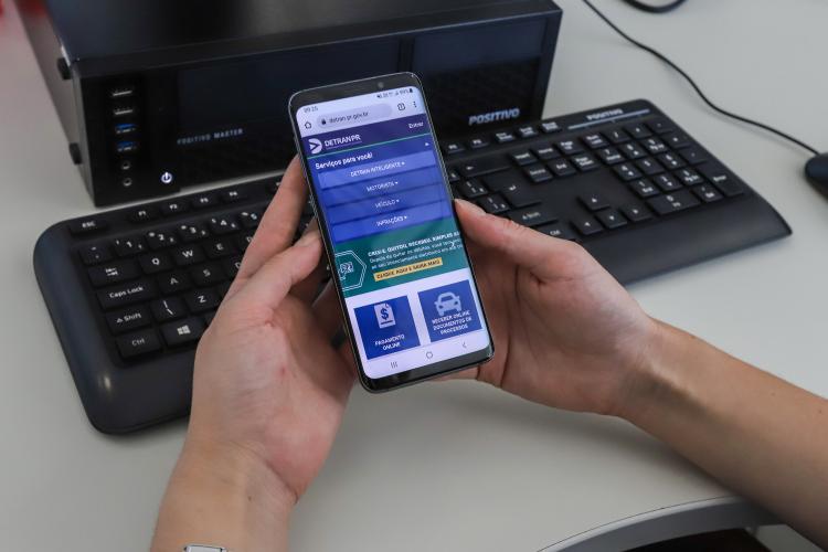 Com Descomplica, Paraná avança na desburocratização dos serviços públicos em diversas áreas.