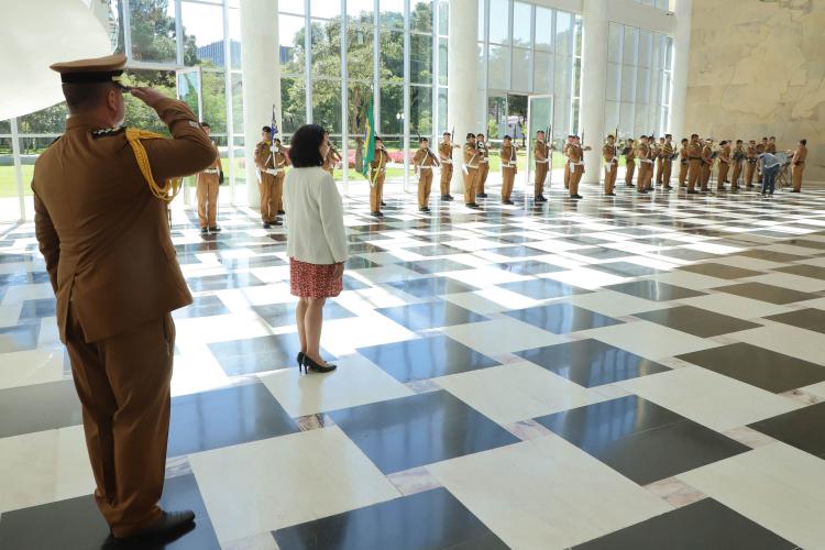 O governador Carlos Massa Ratinho Junior recebeu nesta quarta-feira (18), no Palácio Iguaçu, em Curitiba, a visita oficial da embaixadora da Espanha no Brasil, Mar Fernández-Palacios e apresentou as principais áreas de investimentos e os potenciais de negócios do Estado.