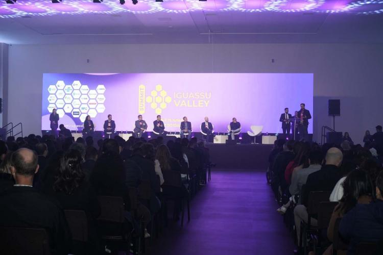 O secretário da Inovação, Modernização e Transformação Digital, Marcelo Rangel, realizou um painel com o subsecretário da Inovação do Espírito Santo, Marcelo Vivacqua, voltado para inovações no setor público e governo digital. O Ecossistema Iguassu Valley já foi eleito melhor ecossistema do Brasil.