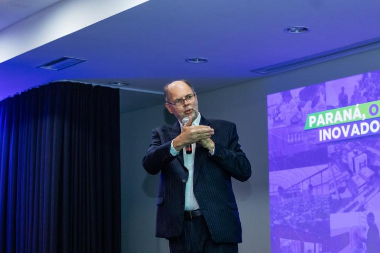 Alex Canziani nomeia diretores