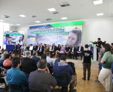 Governador Carlos Massa Ratinho Junior assina projeto Acessibilidade e cuidado com os nossos alunos. Foto: SEI-PR