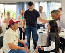 Óculos com inteligência artificial transformam vidas de alunos com deficiência visual no Paraná