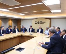 O grupo Tata Consultancy Services (TCS) anunciou nesta segunda-feira (15) a expansão da operação em Londrina, no Norte do Paraná, com ampliação de seu Delivery Center. O anúncio foi feito em Mumbai, onde o governador Carlos Massa Ratinho Junior foi recebido pelo CEO da TCS, Krithi Krithivasan, e executivos da companhia em missão oficial do Governo do Paraná à Índia. Foto: Jonathan Campos/Secom