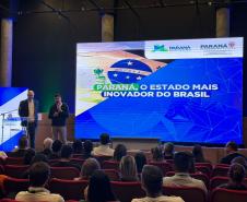 SEI entrega notebooks, computadores e telas interativas para seis municípios do Estado
