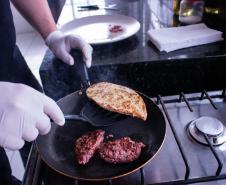 Apoiada pelo Estado, startup paranaense transforma fungos em “carne”. Foto: SEI-PR