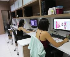 Com 4 milhões de domicílios conectados, 9 em cada 10 casas do Paraná acessa a internet