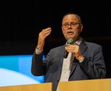 Cerimônia de abertura do Paraná Faz Ciência 2024 lota Teatro Calil Haddad