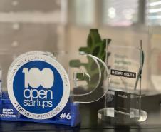 A Hidreo, de Curitiba, criou hidrelétricas de pequeno porte, menores que um frigobar, suficientes para abastecer uma residência ou até quatro casas de forma sustentável. Empresa faz parte das 68 startups aprovadas no edital de 2023 do programa Paraná Anjo Inovador. Com o dinheiro, ela pôde aperfeiçoar seus produtos para atender novas demandas.