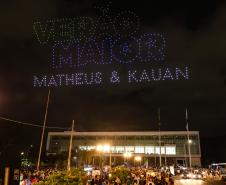 Com o céu iluminado por mais de 600 drones, o Governo do Estado deu o pontapé inicial para a maior edição da história do Verão Maior Paraná. A cerimônia de lançamento, que aconteceu nesta quarta-feira (27), contou com a presença do governador Carlos Massa Ratinho Junior.