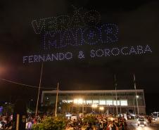 Com o céu iluminado por mais de 600 drones, o Governo do Estado deu o pontapé inicial para a maior edição da história do Verão Maior Paraná. A cerimônia de lançamento, que aconteceu nesta quarta-feira (27), contou com a presença do governador Carlos Massa Ratinho Junior.