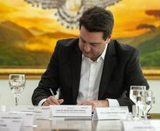 Curitiba, 13 de novembro de 2024 - Governo do Paraná e Claro firmam parceria para ampliar cobertura móvel em áreas rurais do Paraná.