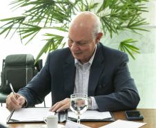 Curitiba, 13 de novembro de 2024 - Governo do Paraná e Claro firmam parceria para ampliar cobertura móvel em áreas rurais do Paraná.