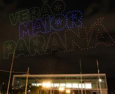 Com o céu iluminado por mais de 600 drones, o Governo do Estado deu o pontapé inicial para a maior edição da história do Verão Maior Paraná. A cerimônia de lançamento, que aconteceu nesta quarta-feira (27), contou com a presença do governador Carlos Massa Ratinho Junior.