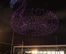 Com o céu iluminado por mais de 600 drones, o Governo do Estado deu o pontapé inicial para a maior edição da história do Verão Maior Paraná. A cerimônia de lançamento, que aconteceu nesta quarta-feira (27), contou com a presença do governador Carlos Massa Ratinho Junior.