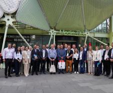 Representantes da Secretaria da Inovação, Modernização e Transformação Digital integraram a delegação brasileira que participou do Smart City Expo World Congress. Debates e visitas técnicas permitiram oportunidade de captação de conhecimentos para manter o Paraná como um dos estados mais inovadores.