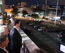 Com o céu iluminado por mais de 600 drones, o Governo do Estado deu o pontapé inicial para a maior edição da história do Verão Maior Paraná. A cerimônia de lançamento, que aconteceu nesta quarta-feira (27), contou com a presença do governador Carlos Massa Ratinho Junior.