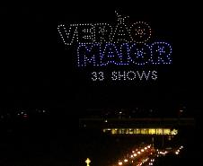 Com o céu iluminado por mais de 600 drones, o Governo do Estado deu o pontapé inicial para a maior edição da história do Verão Maior Paraná. A cerimônia de lançamento, que aconteceu nesta quarta-feira (27), contou com a presença do governador Carlos Massa Ratinho Junior.