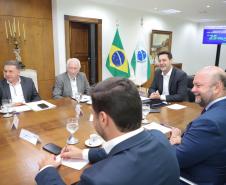 O governador Carlos Massa Ratinho Junior assinou nesta segunda-feira (02) o convênio entre o Governo do Estado e a Universidade Federal do Paraná (UFPR) para construção da sede própria da instituição em Jandaia do Sul, no Vale do Ivaí.