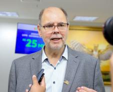O governador Carlos Massa Ratinho Junior assinou nesta segunda-feira (02) o convênio entre o Governo do Estado e a Universidade Federal do Paraná (UFPR) para construção da sede própria da instituição em Jandaia do Sul, no Vale do Ivaí.