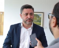 O governador Carlos Massa Ratinho Junior assinou nesta segunda-feira (02) o convênio entre o Governo do Estado e a Universidade Federal do Paraná (UFPR) para construção da sede própria da instituição em Jandaia do Sul, no Vale do Ivaí.