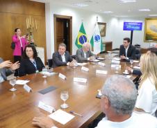 O governador Carlos Massa Ratinho Junior assinou nesta segunda-feira (02) o convênio entre o Governo do Estado e a Universidade Federal do Paraná (UFPR) para construção da sede própria da instituição em Jandaia do Sul, no Vale do Ivaí.