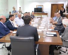 O governador Carlos Massa Ratinho Junior assinou nesta segunda-feira (02) o convênio entre o Governo do Estado e a Universidade Federal do Paraná (UFPR) para construção da sede própria da instituição em Jandaia do Sul, no Vale do Ivaí.