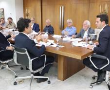 Governador recebe presidente da Vivo e discute ampliação de conectividade no Paraná