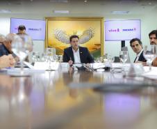 Governador recebe presidente da Vivo e discute ampliação de conectividade no Paraná