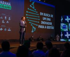 O primeiro dia do Paraná Mais Cidades, promovido pelo Governo do Estado em Foz do Iguaçu, contou com a palestra “Em busca de um DNA inovador para a Gestão”, ministrada por Tadeu Barros, diretor-presidente do Centro de Liderança Pública (CLP).