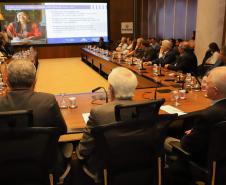 Estado concederá 100 bolsas de R$ 5 mil para doutores inovarem em empresas paranaenses