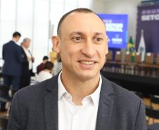 Estado concederá 100 bolsas de R$ 5 mil para doutores inovarem em empresas paranaenses