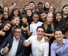 Paraná lança pacote pioneiro de serviços digitais com IA em parceria com o Google
