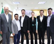 A Universidade Estadual de Londrina (UEL) será a primeira instituição de ensino superior estadual do Paraná a ter um parque tecnológico em seu campus, no Norte do Estado. O projeto arquitetônico do novo espaço, que será um hub de inovação integrado à infraestrutura acadêmica e de pesquisa da universidade, foi apresentado nesta terça-feira (11) ao governador Carlos Massa Ratinho Junior.
