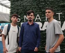 Na foto: Fellipe, Samuel e Dhyan, alunos do talento Tech de Tunas do Paraná