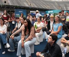 120 alunos matriculados no curso de qualificação profissional em Tecnologia da Informação participaram de um dia de visita na maior feira de cidades inteligentes das Américas.