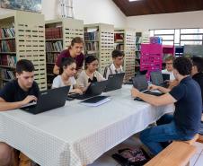 Talento Tech: alunos aprendem TI e testam tecnologias em lanchonete e negócios dos pais