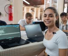 Talento Tech: alunos aprendem TI e testam tecnologias em lanchonete e negócios dos pais